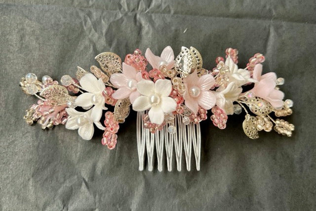Tocado Flores Azahar Blancas Rosadas y Hojas plateadas