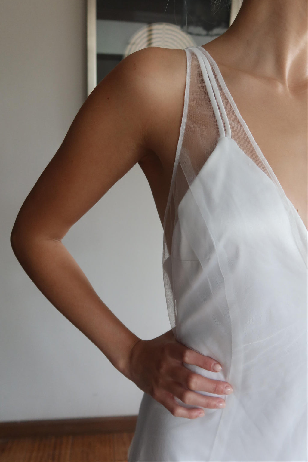 Sobrevestido Vera Wang White – Tul Etéreo de Múltiples Usos