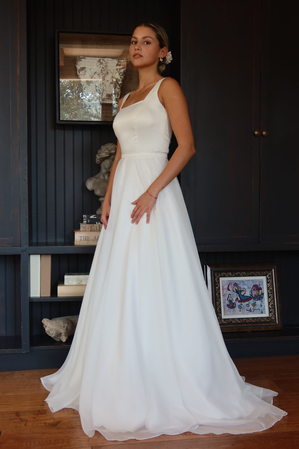 Frida – Corte A en Raso y Organza