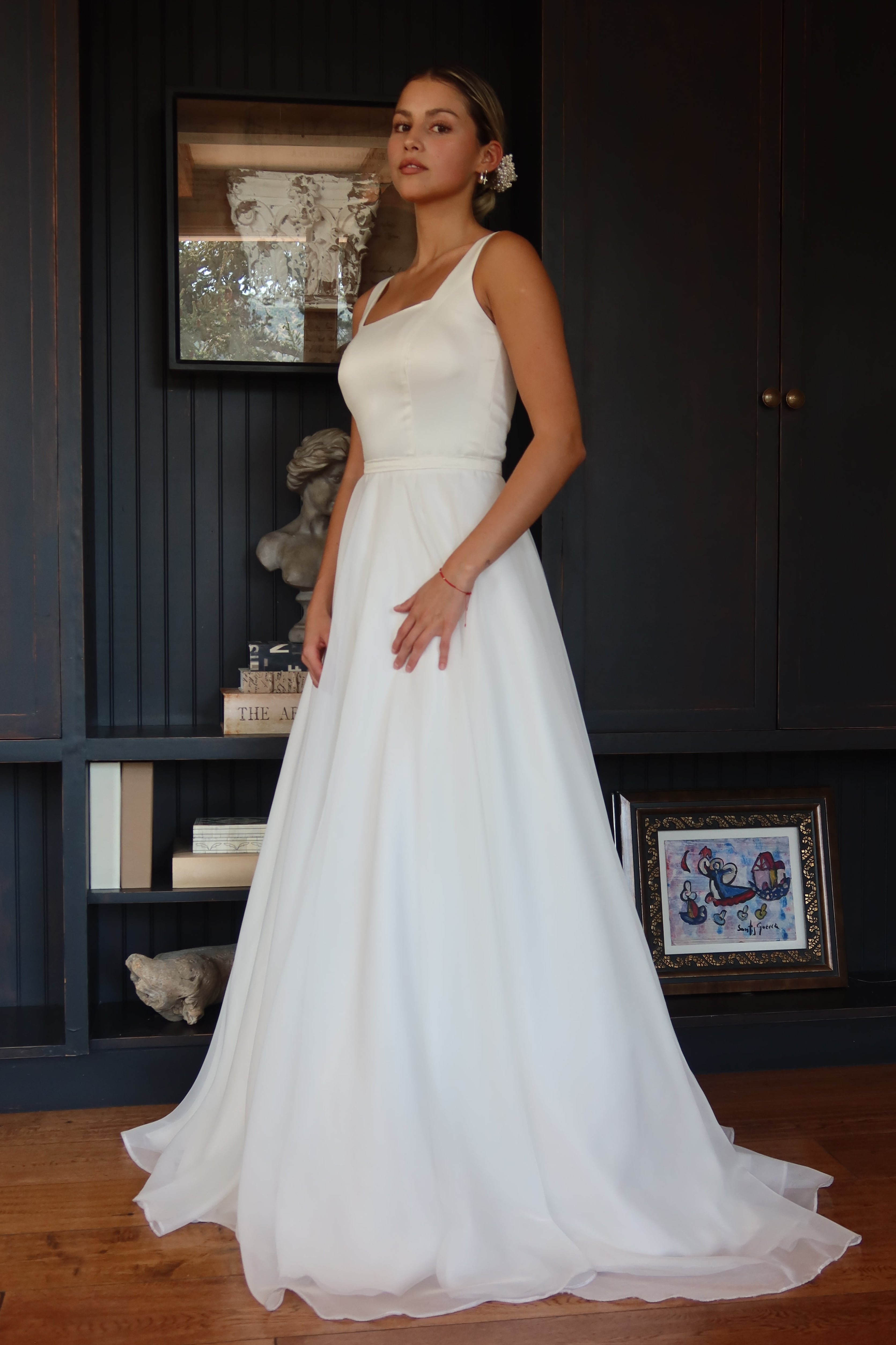 Frida – Corte A en Raso y Organza