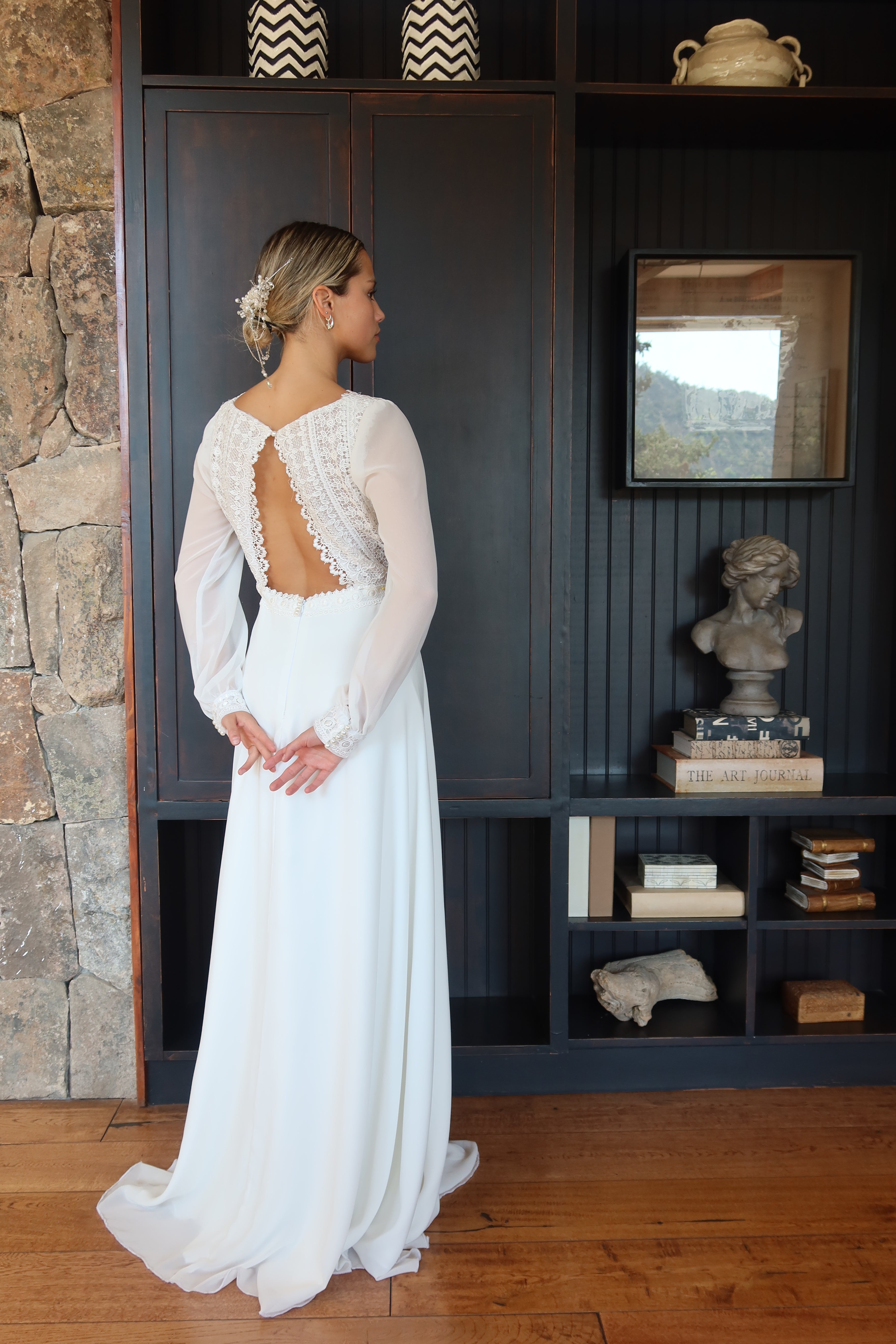 Florencia – Escote en V con Encaje y Manga Larga Romántica